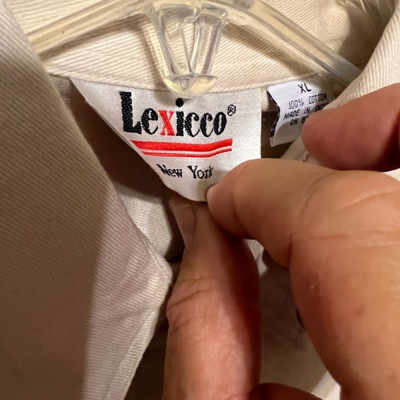 Womens sleeveless tan colored blouse by Lexicco New York size XL ! - Picture 3 of 3